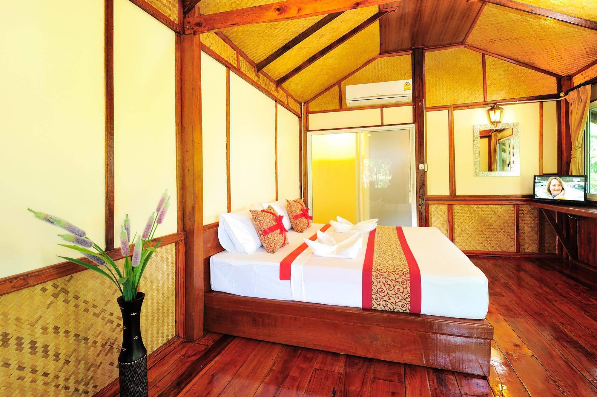 Phuphaya Seaview Resort - Adult Only Phi Phi-øyene Eksteriør bilde